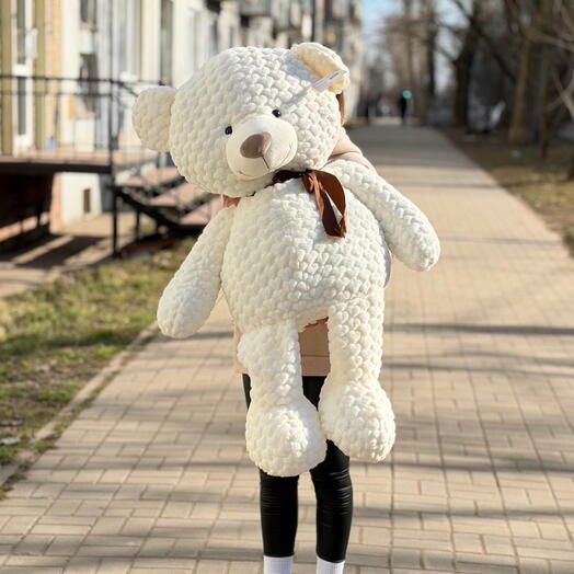 Медведь большой белый