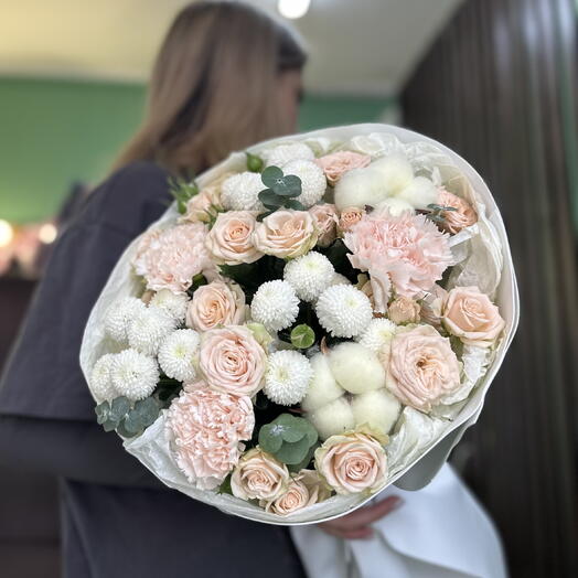Авторский Букет  «Нежная Любовь 🥰» Из кустовых роз , хризантем и гвоздик