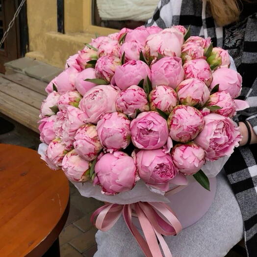 Пионы в коробке