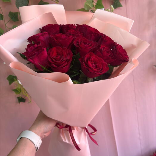 Красные розы 15 шт