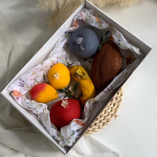 Корпусные пирожные , арт фрукты