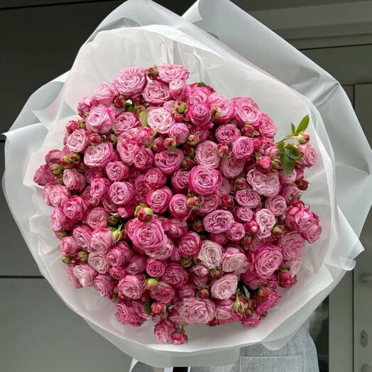 Акция ❣️ 45 кустовых роз в минималистическом оформление