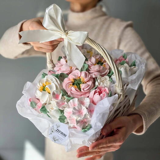 Корзина с цветами из зефира 27*22 см