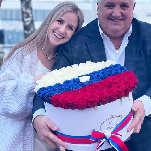 Флаг России из роз - 101 шт