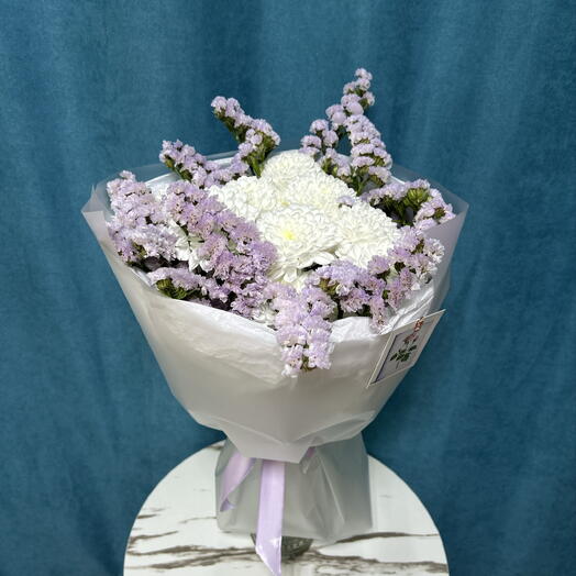 Сиреневая статица и пышная хризантема.💜