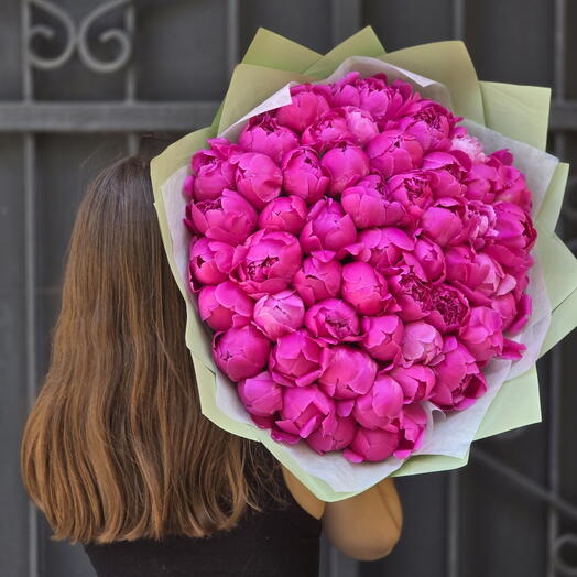Букет 💗🔥 «51 вспышка розового пламени» 🔥💗 из пионов
