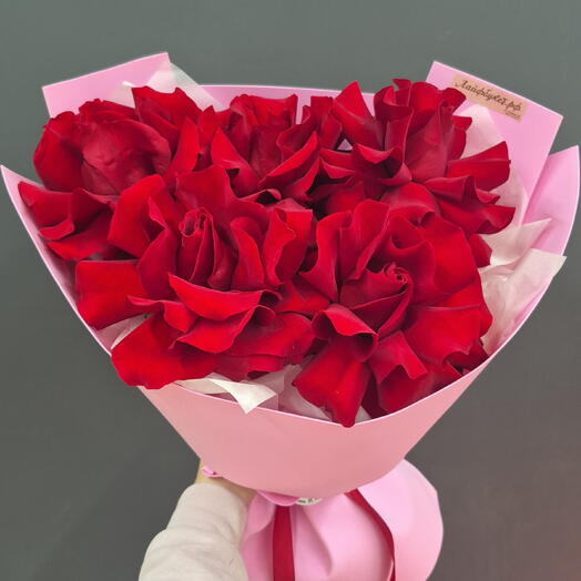 Букет из бордовых ажурных роз