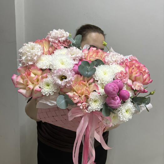 Корзина с французскими розами