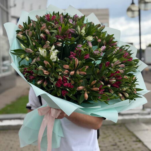 Пышный букет альстромерий перфекшен