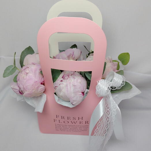 🌸Нежная композиция "PERVOЦВЕТ" из пионов в розовой сумочке