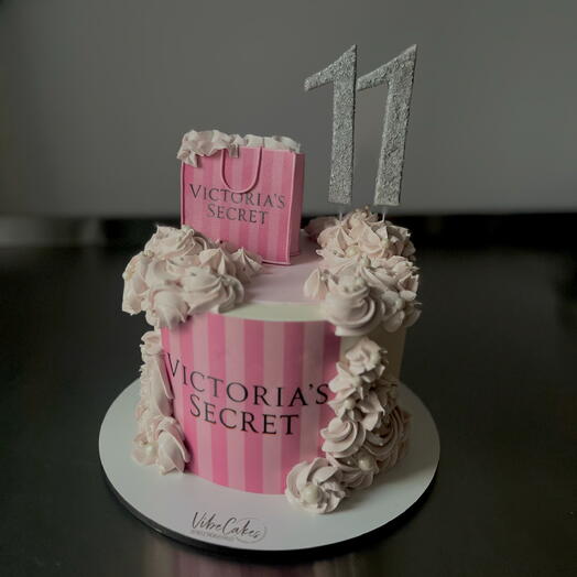 Торт с сумочкой Victoria s Secret