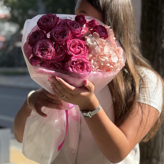 Милый букетик с розами как пионы и гортензией 🎀💕
