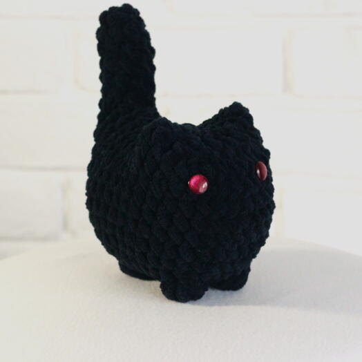 Красноглазая кошка Черри - мягкая игрушка ручной работы