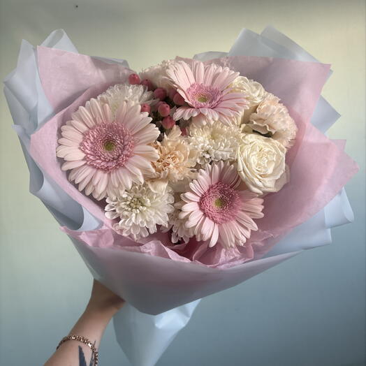 Букет из герберы/диантуса, роз плайя бланка/гиперикума💕💕