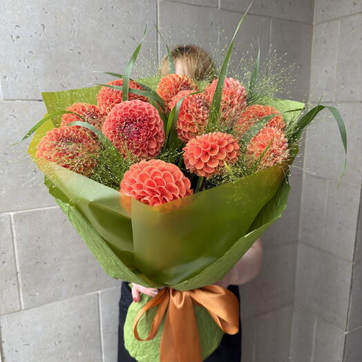 Букет оранжевых георгин 💐