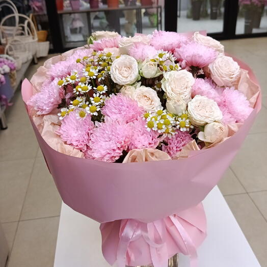 Букет из хризантем с кустовым розами💞