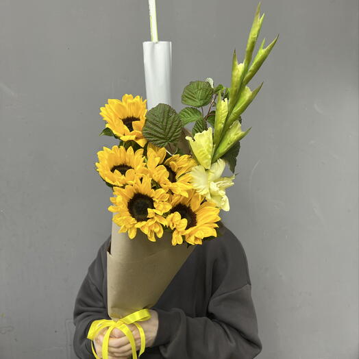 Подсолнухи с лимонным Гладиолусом💛