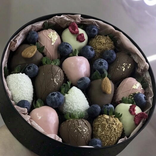 Клубника в шоколаде 
LOVEBERRY