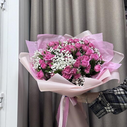 Букет из кустовых роз