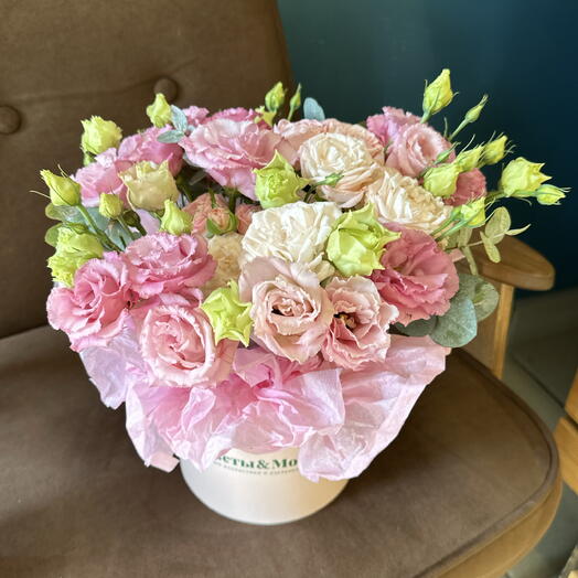 Коробка с цветами розовая 🌸