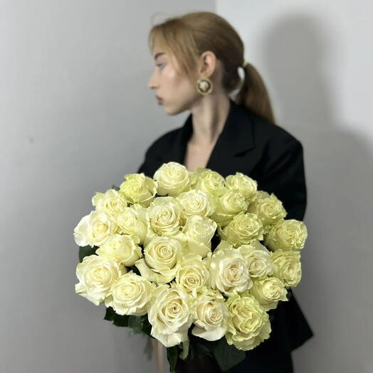25 белых Эквадорских роз