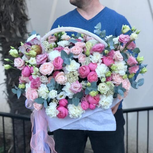 Корзина с пионовидными кустовыми розами премиум класса «Самой лучшей♥️»
