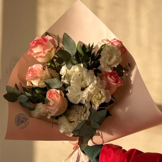Eustoma and roses