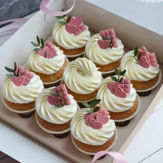 Cupcakes 9 pieces with chocolate decor