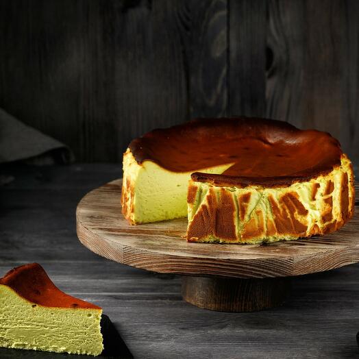 San Sebastian pistachio Cheesecake