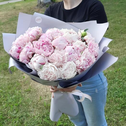Букет из 21 пиона