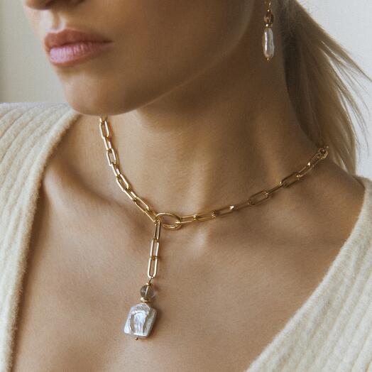 Set with baroque pearls