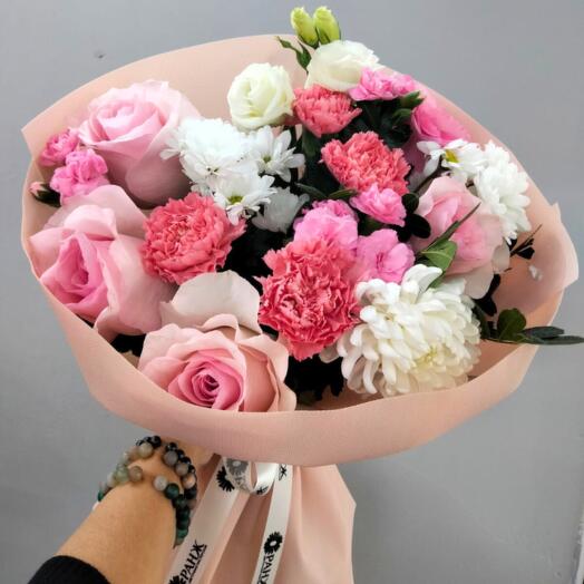 Нежный букет цветов от цветочного магазина Оранж Алматы