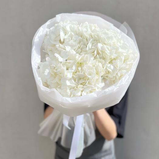 Elegante ramo de 3 hortensias blancas