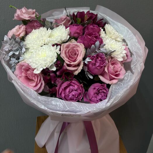 Author's bouquet "Camilla" with peony-shaped roses