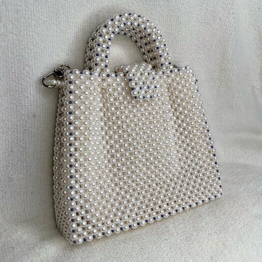 Сумка из жемчужных бусин ручной работы