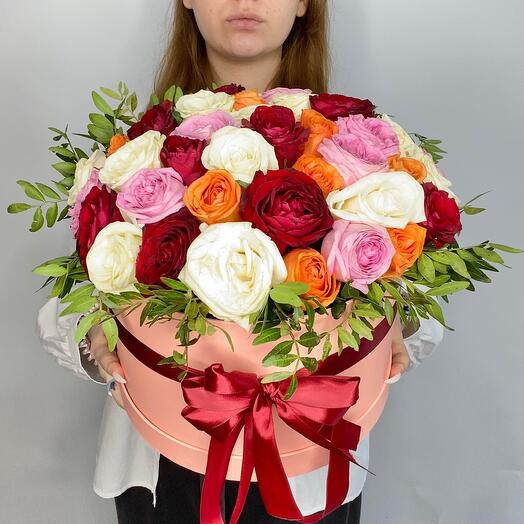 51 роза в коробке