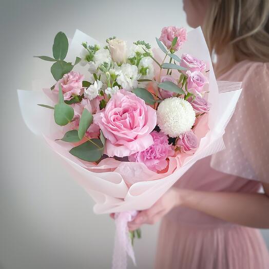 ⭐️ Ramo en tonos suaves con rosas "Encanto"