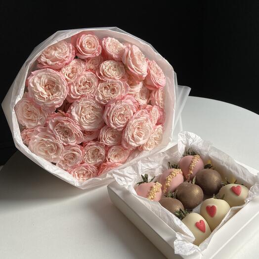 Кустовые пионовидные розы + клубника 🍓 в шоколаде
