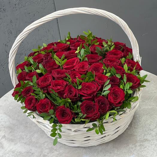 Корзина с розами
