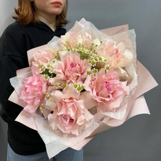 Encaje rosa. Ramo de rosas francesas