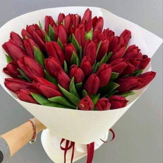 Bouquet of red tulips