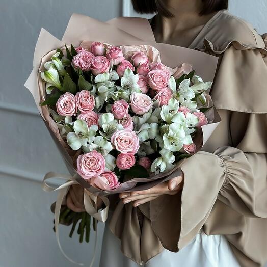 🌸 Кустовые розы и альстромерии (П339)