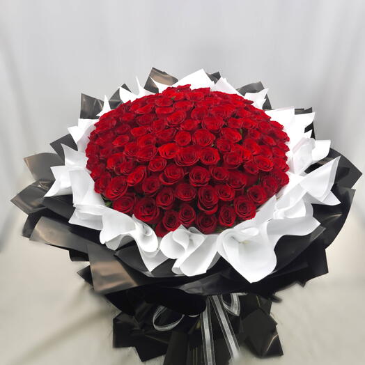 101 Premium Red Roses in Black and White Wrapping