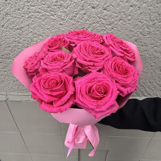 9 beautifully scented pink roses