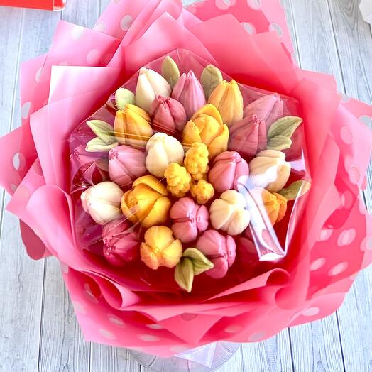 Букет тюльпанов с мимозой из премиального шоколада