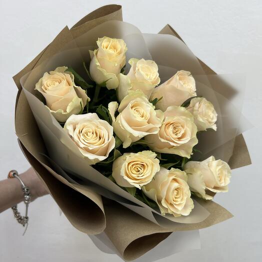 Monobooket de 11 rosas kenianas