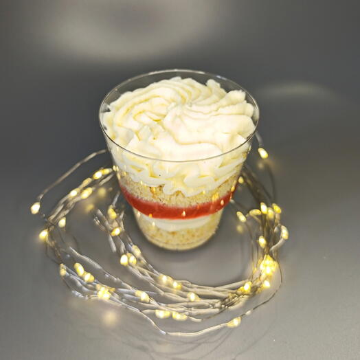 Трайфл с ванильным бисквитом и ягодной начинкой