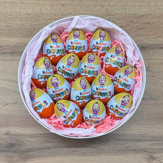 Коробка с kinder сюрпризами