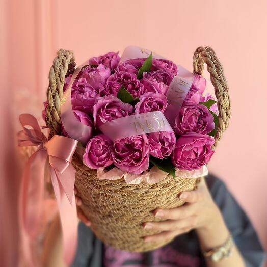 Кашпо с розами