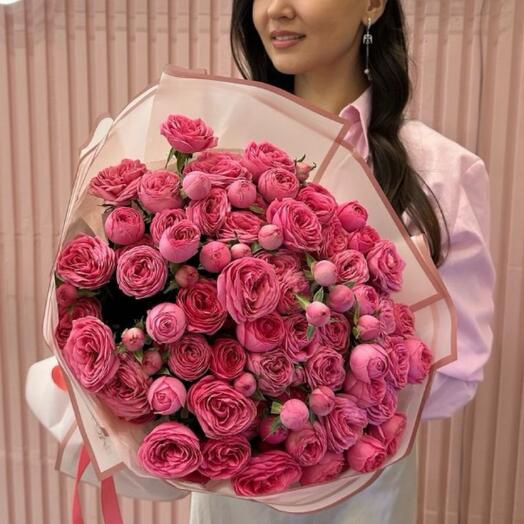 Кустовые пионовидные розы сорт Giselle